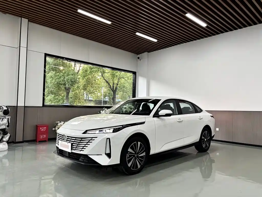 2026 Changan Eado - zdjęcie 1 z 25