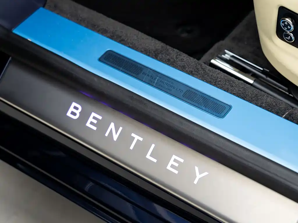 Bentley Flying Spur — миниатюра 9