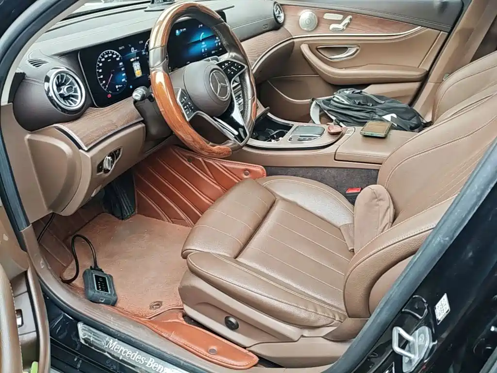 Mercedes-Benz E-Class — миниатюра 15