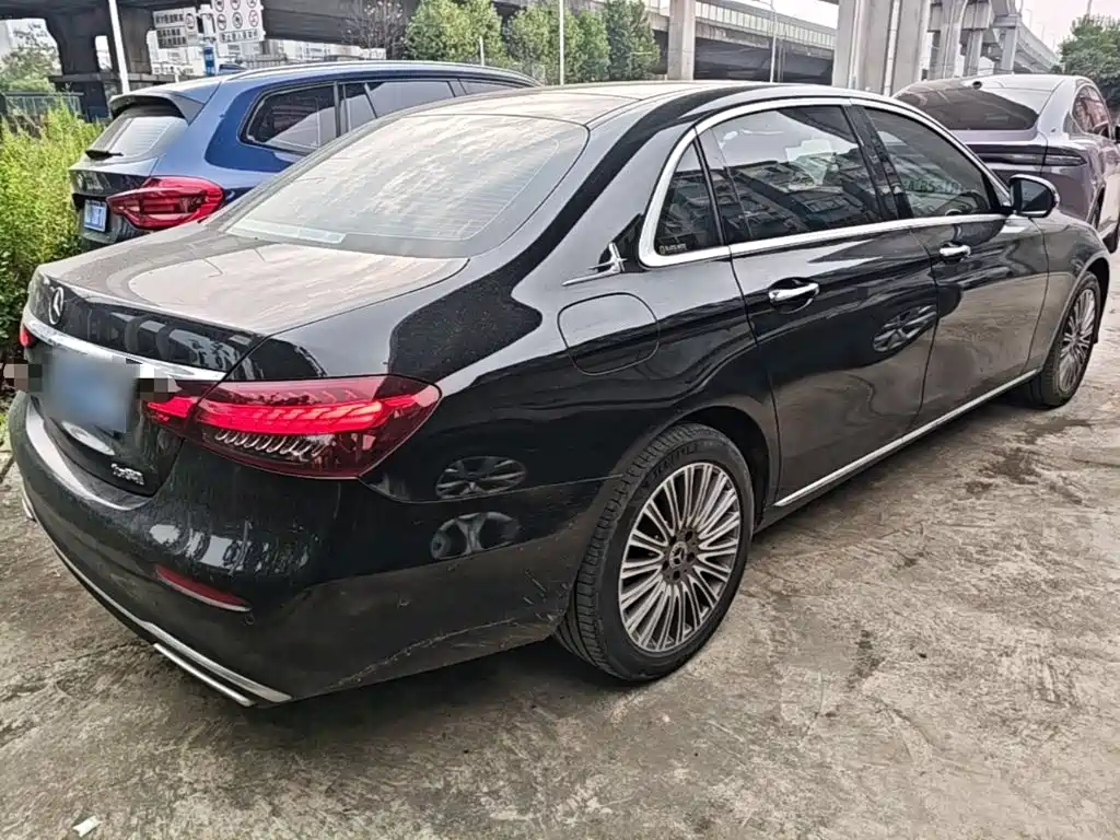 Mercedes-Benz E-Class — миниатюра 7