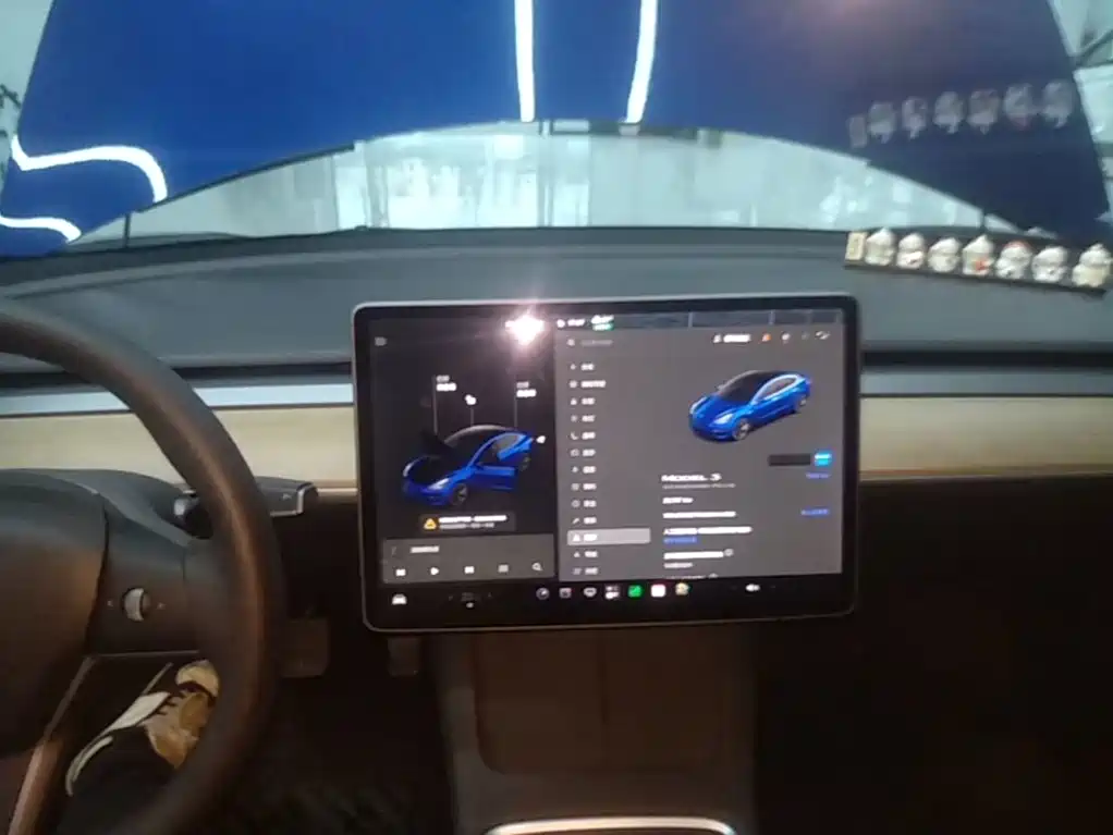 Tesla Model 3 — миниатюра 13