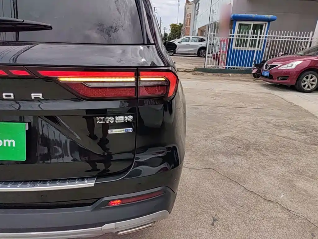 Ford Equator — миниатюра 8