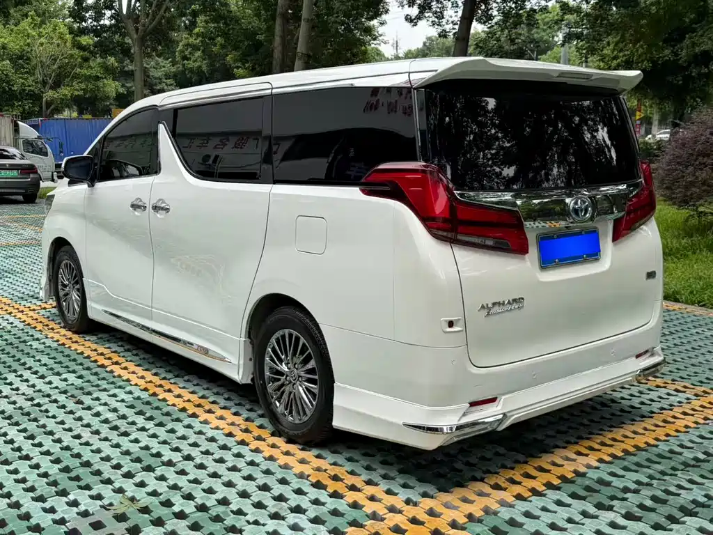 Toyota Alphard 2019 2.5L Luxury