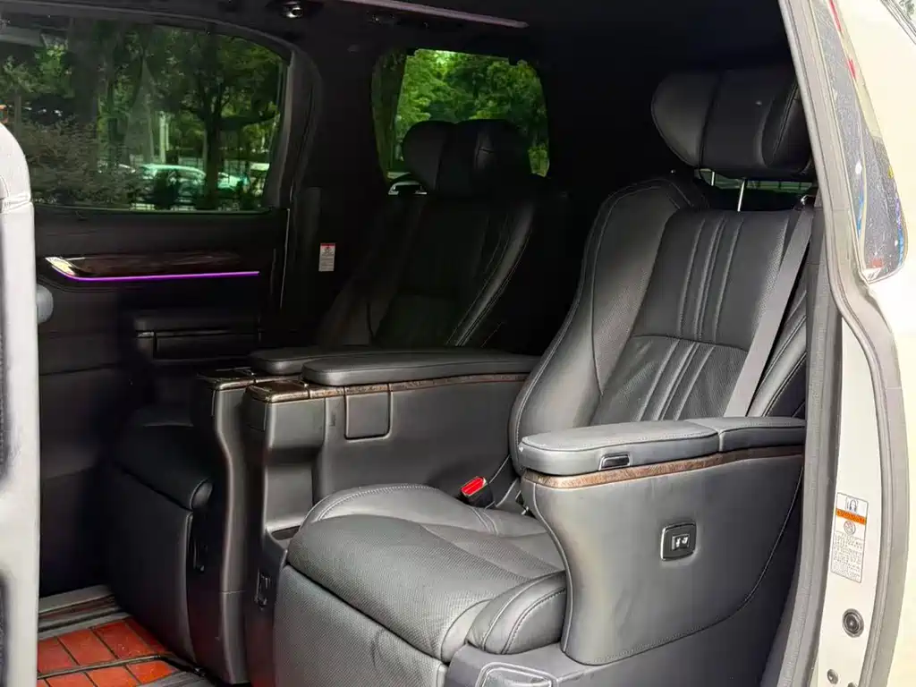 Toyota Alphard 2019 2.5L Luxury
