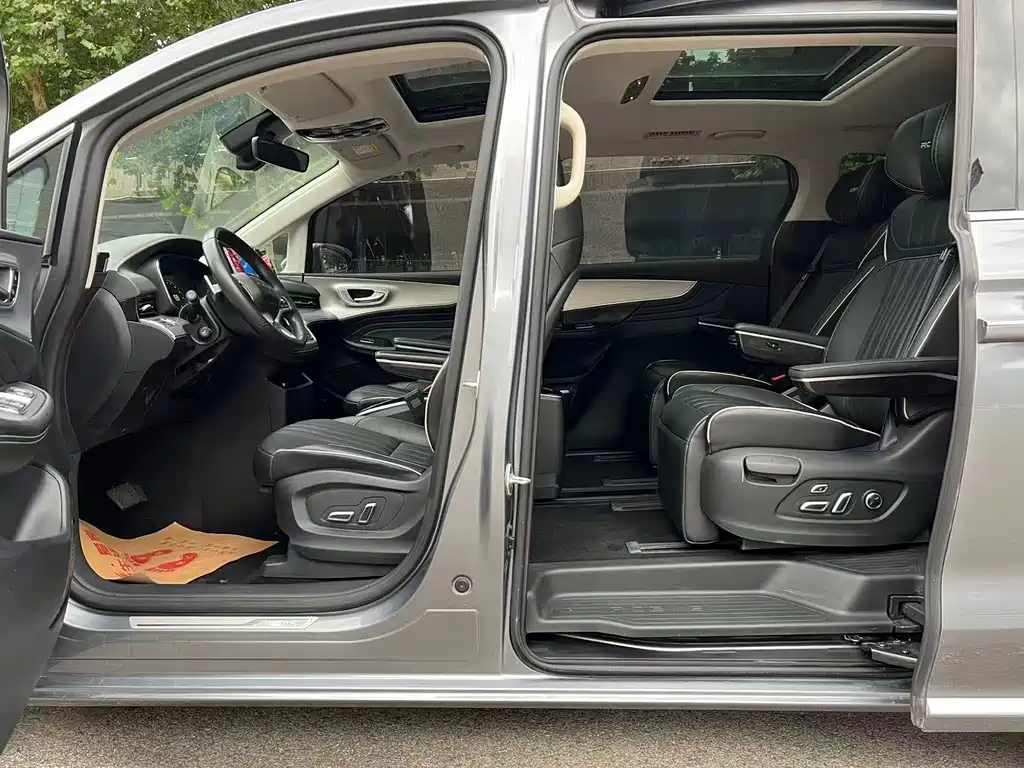 Roewe iMAX8 — миниатюра 4