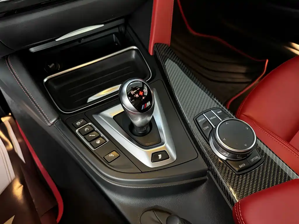 BMW M4 — миниатюра 11
