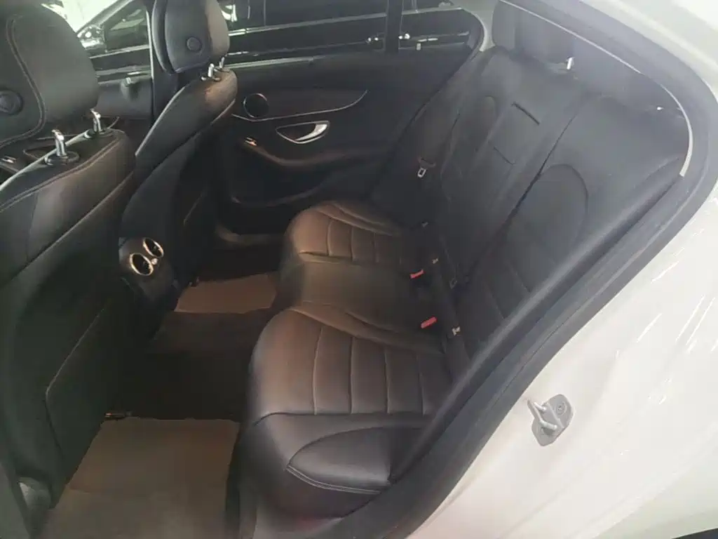 Mercedes-Benz C-Class — миниатюра 17