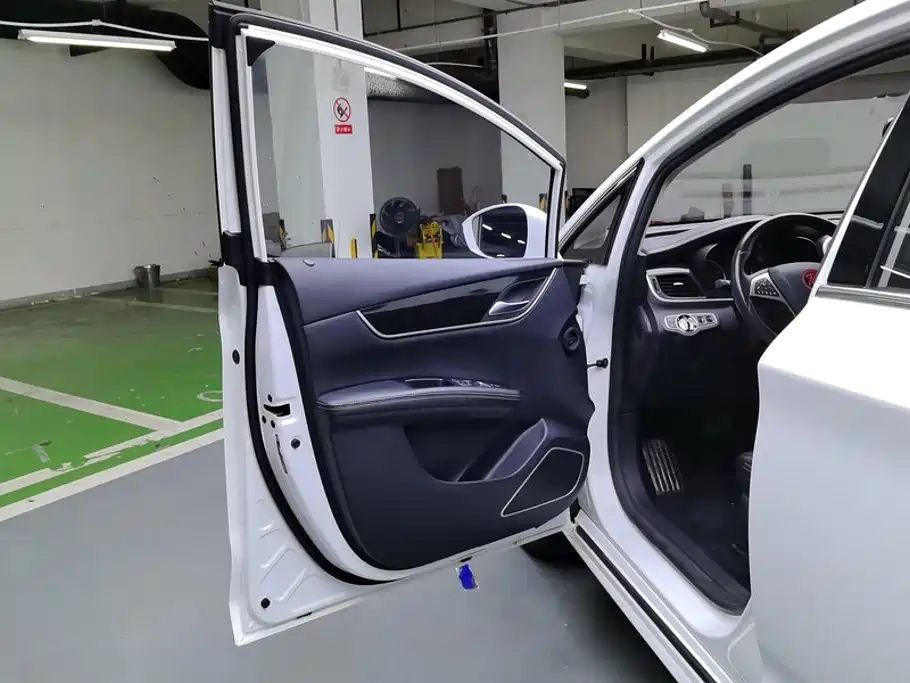 BYD MAX — миниатюра 7