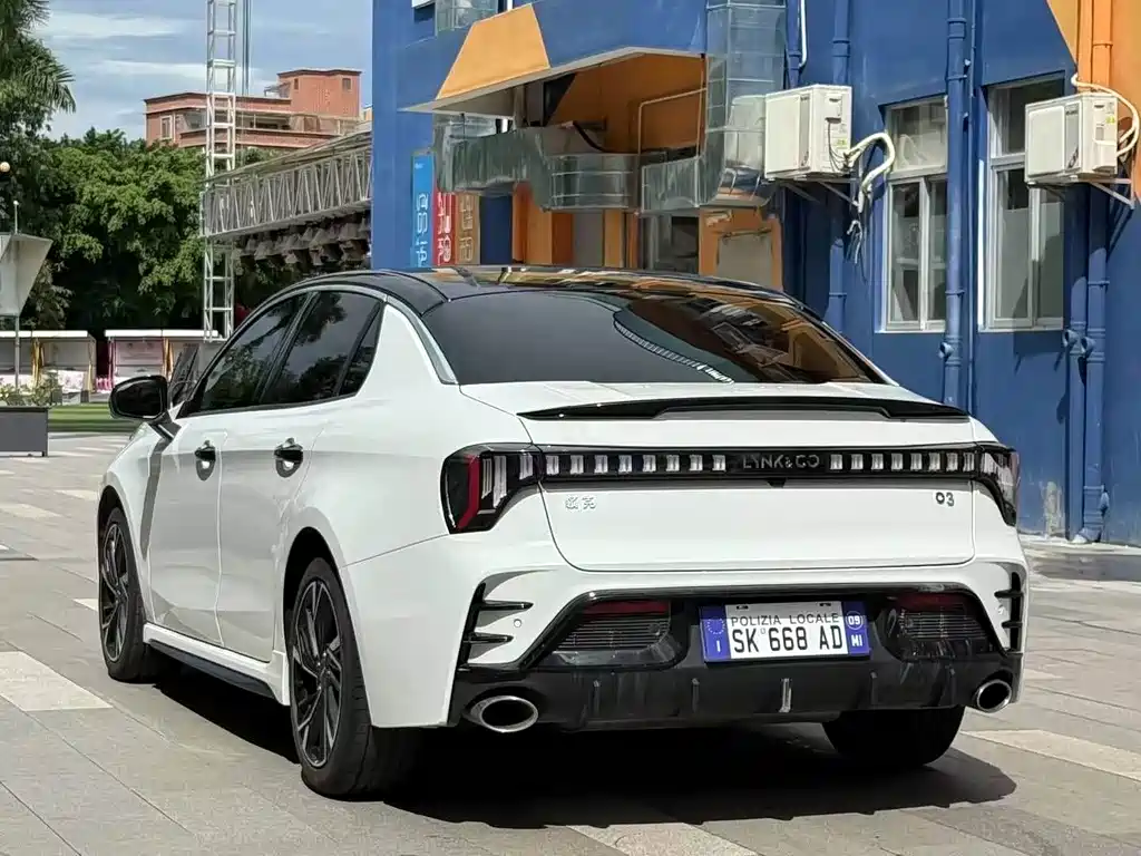 Lynk & Co 03 — миниатюра 7