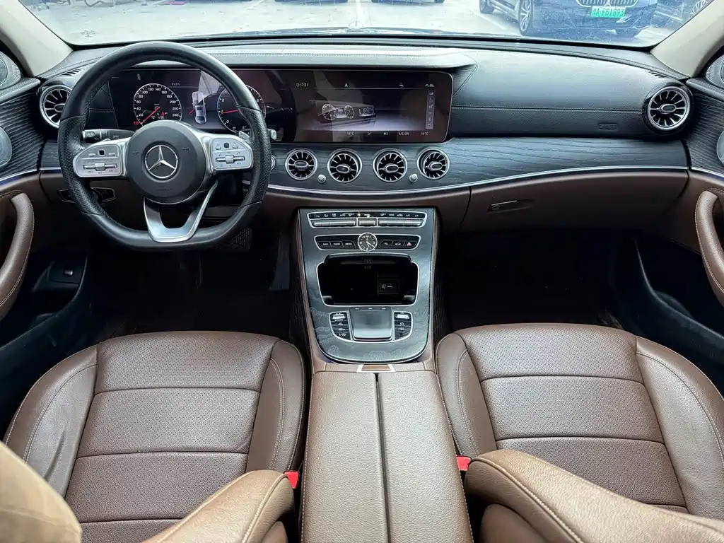 Mercedes-Benz E-Class — миниатюра 16