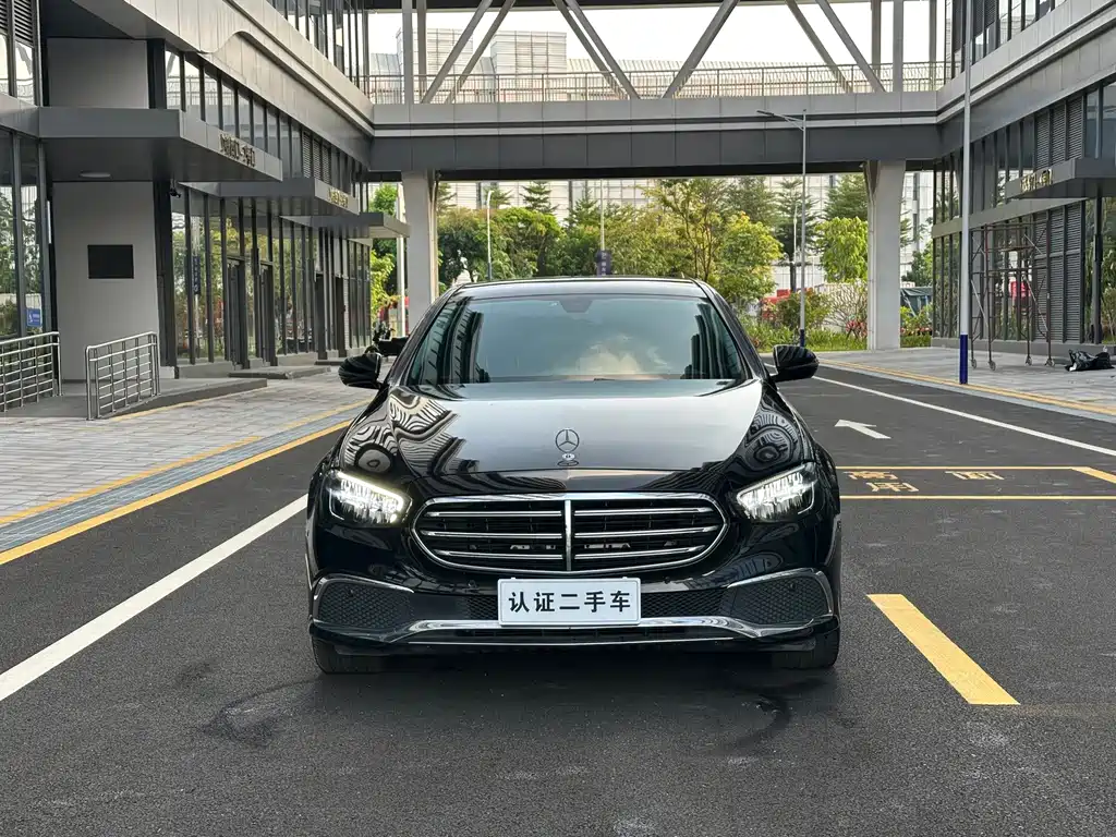 Mercedes-Benz E-Class — миниатюра 2