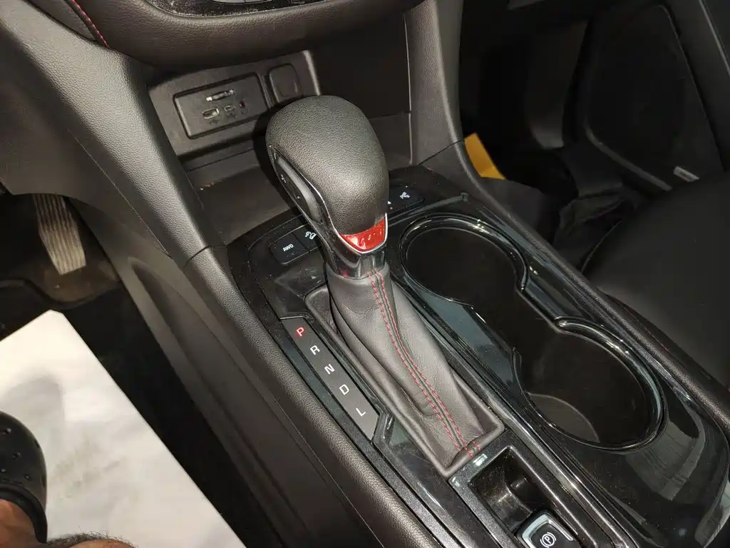 Chevrolet Equinox — миниатюра 14