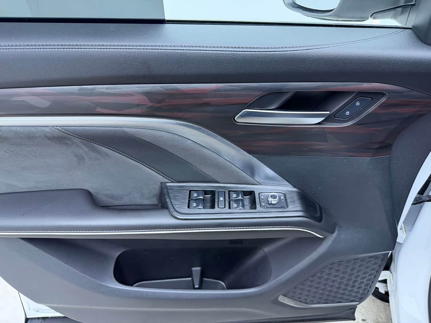 Haval Haval H6 1.5 л 2023 г. Белый, пробег 25000 км