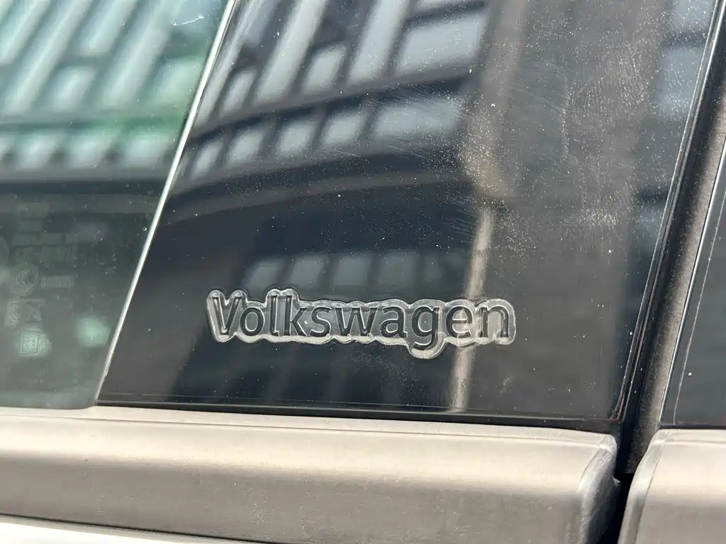 Volkswagen 06 2025 Pure