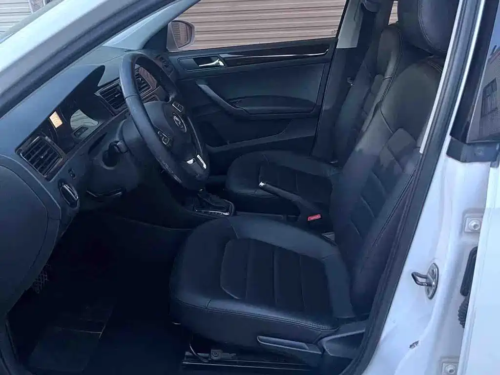Volkswagen Santana — миниатюра 4