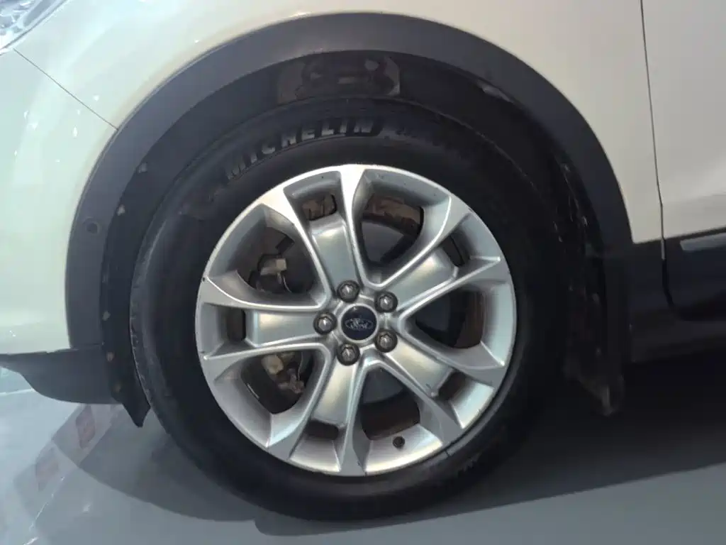 Ford Kuga — миниатюра 23