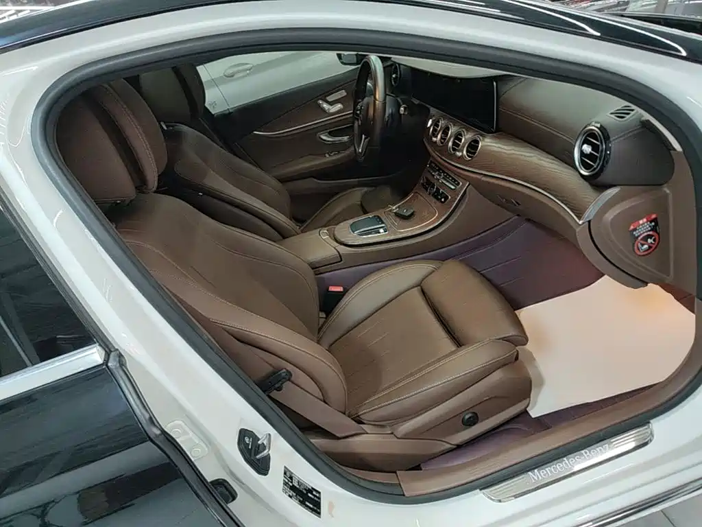 Mercedes-Benz E-Class — миниатюра 25