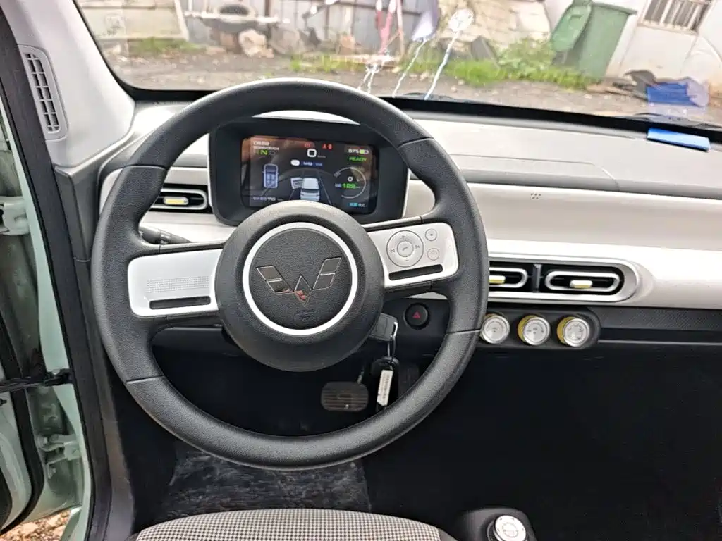Wuling MINIEV — миниатюра 11