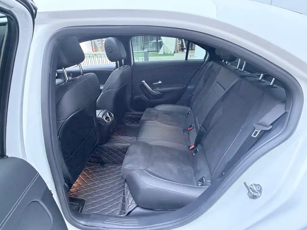 Mercedes-Benz A-Class — миниатюра 10