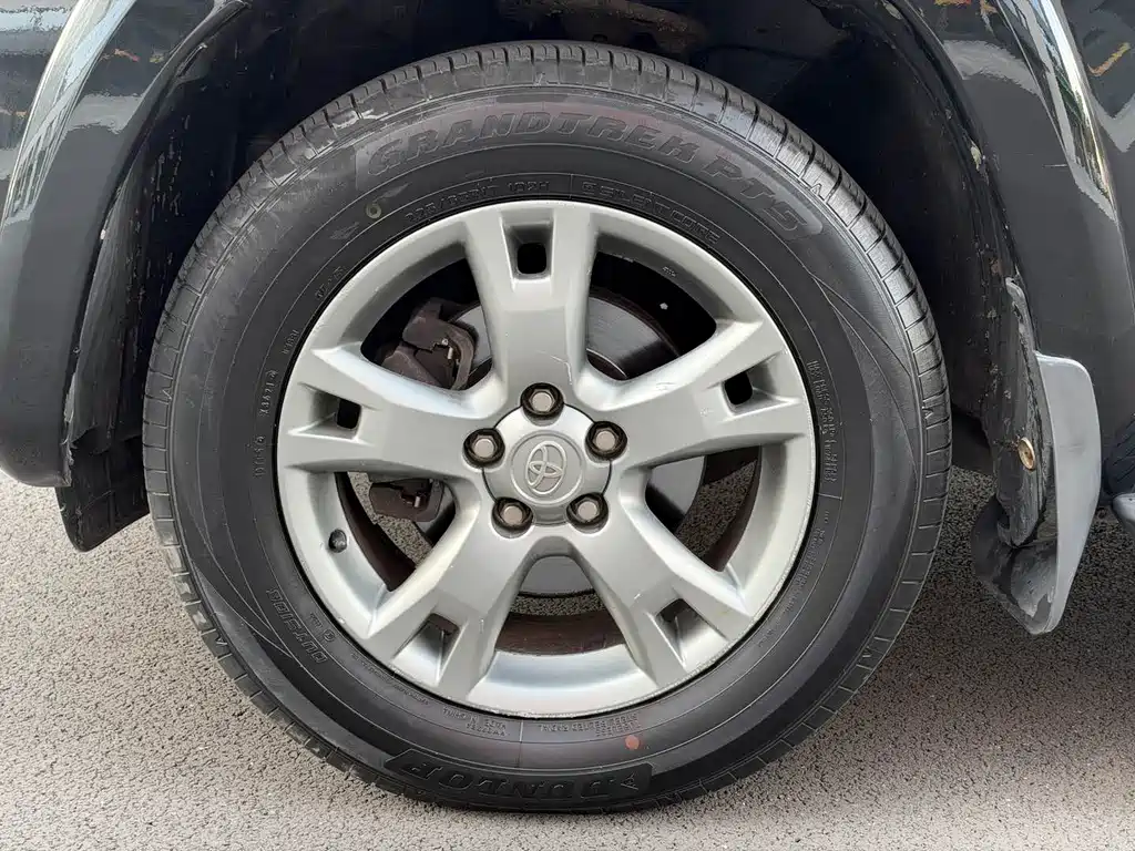 Toyota RAV4 — миниатюра 14