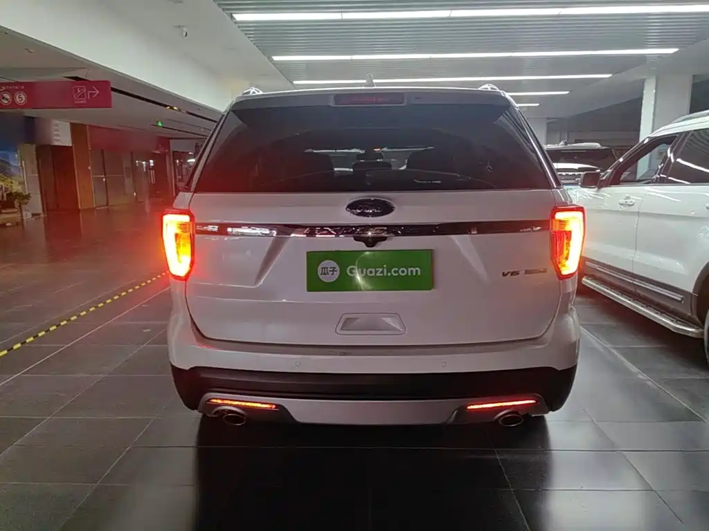 Ford Explorer (Import) — миниатюра 6