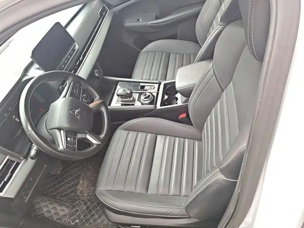 Mitsubishi Outlander — миниатюра 15