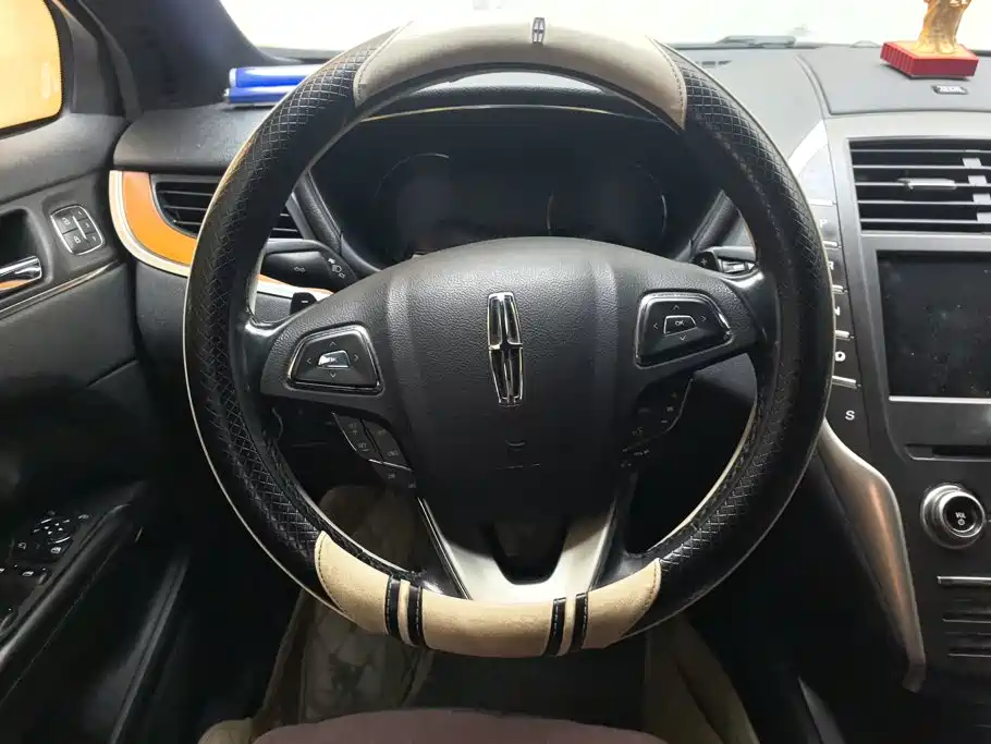 Lincoln MKC — миниатюра 15