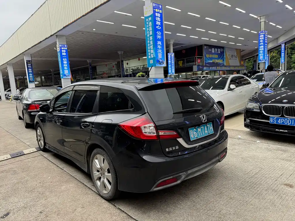 Honda Jade 2013 1.8L AT Comfort 5 мест