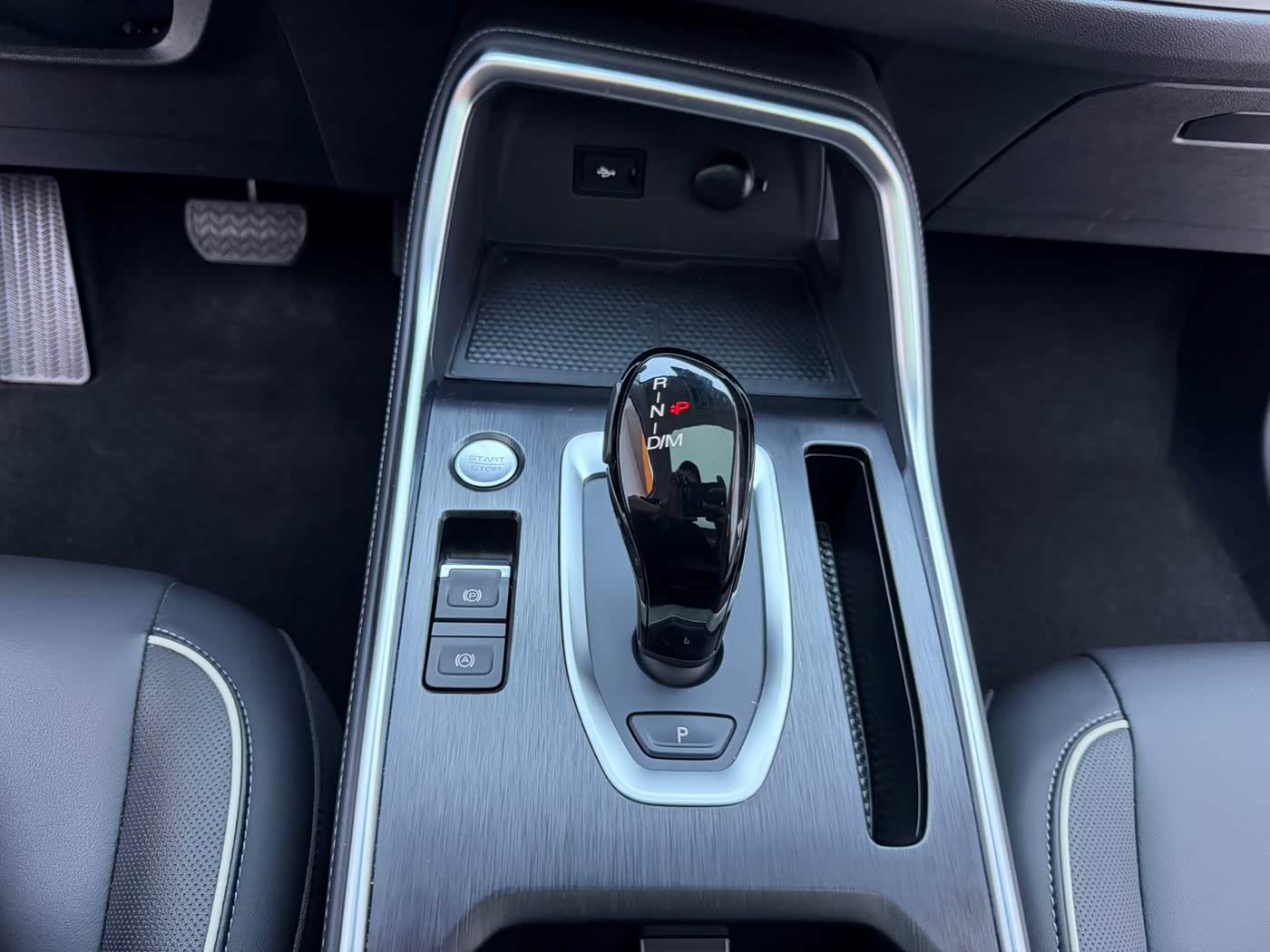 Haval Haval H6 1.5 л 2023 г. Чёрный, пробег 17000 км