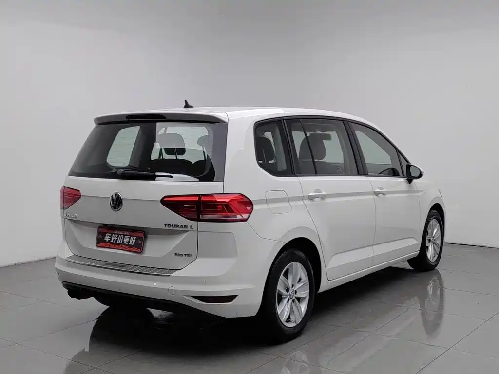 Volkswagen Touran — миниатюра 2