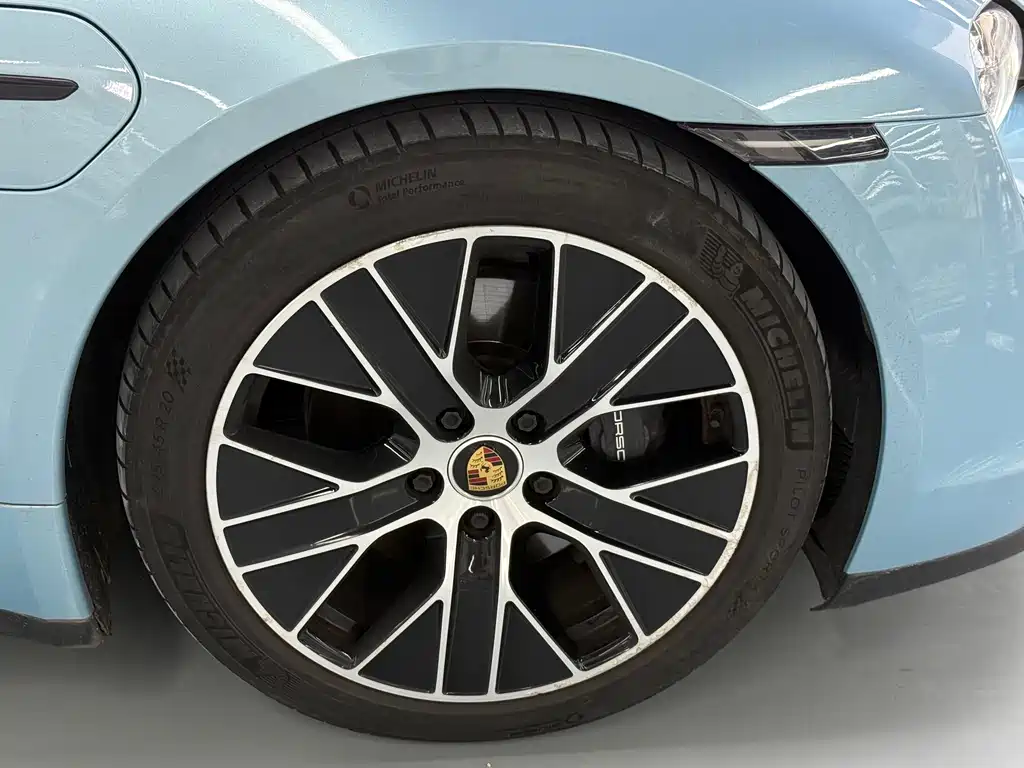 Porsche Taycan — миниатюра 27