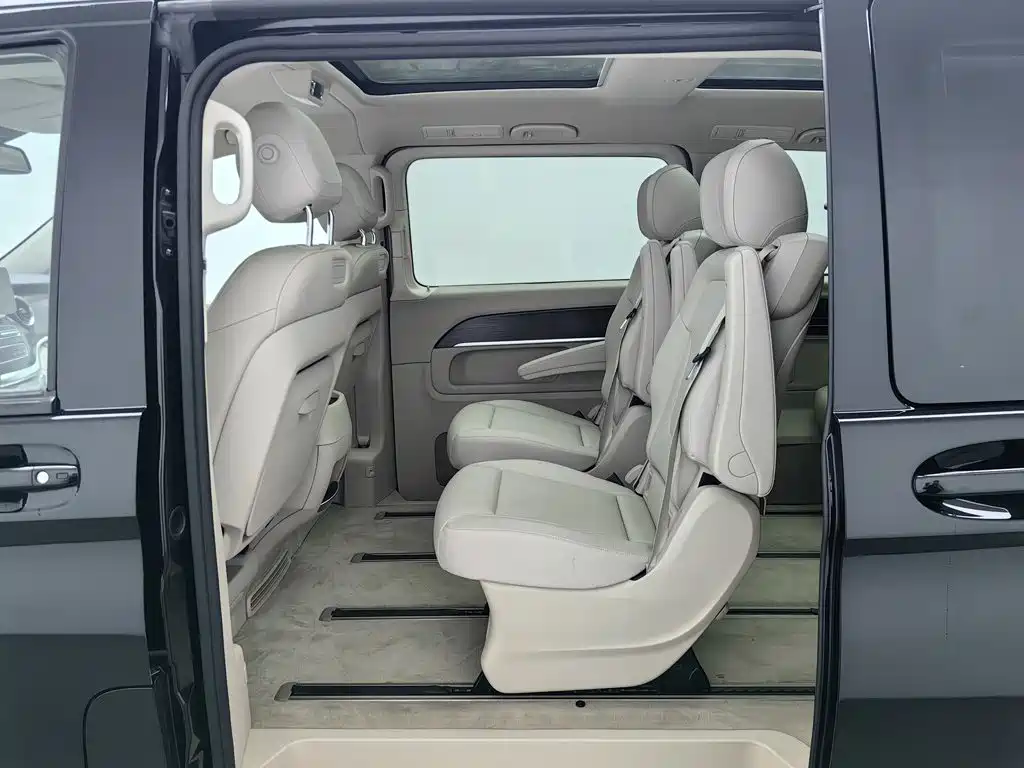 Mercedes-Benz V-Class — миниатюра 15