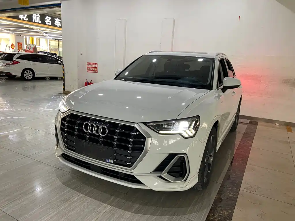 Купить Audi Q3