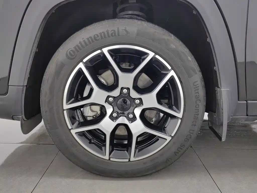 Jeep Grand Commander — миниатюра 17
