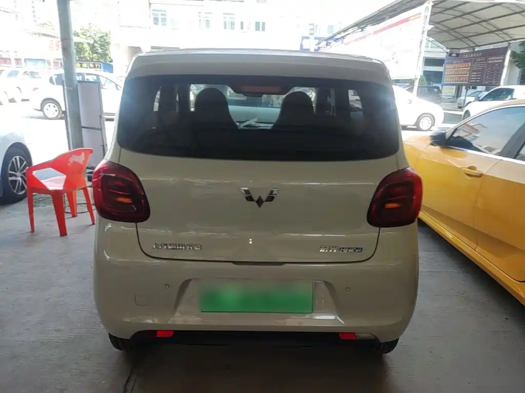 Wuling MINIEV — миниатюра 6
