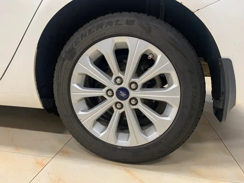 Ford Escort — миниатюра 16