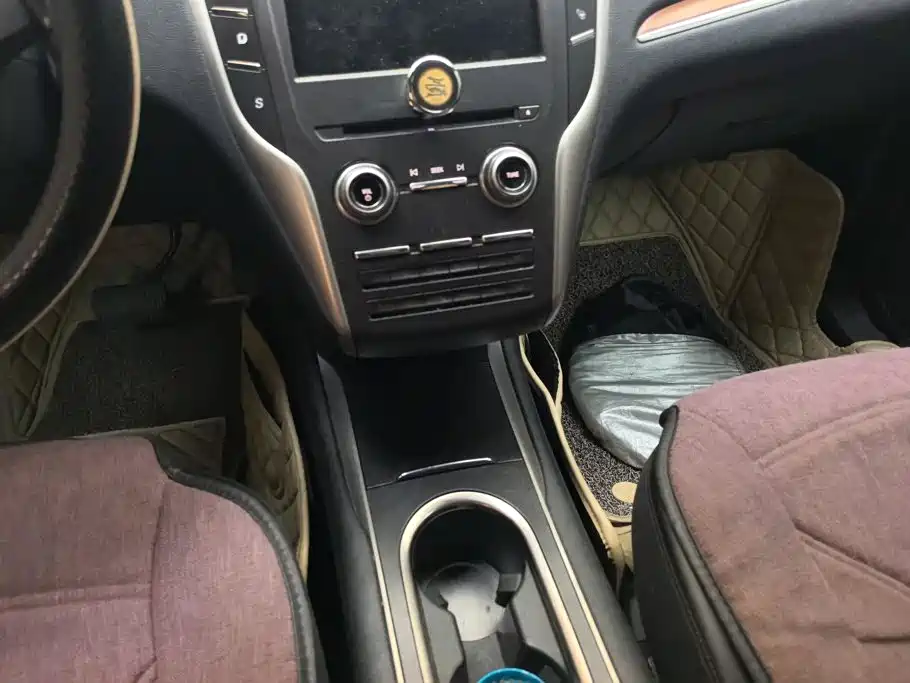 Lincoln MKC — миниатюра 16