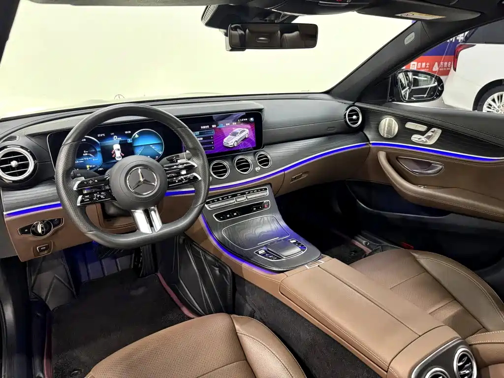Mercedes-Benz E-Class — миниатюра 18