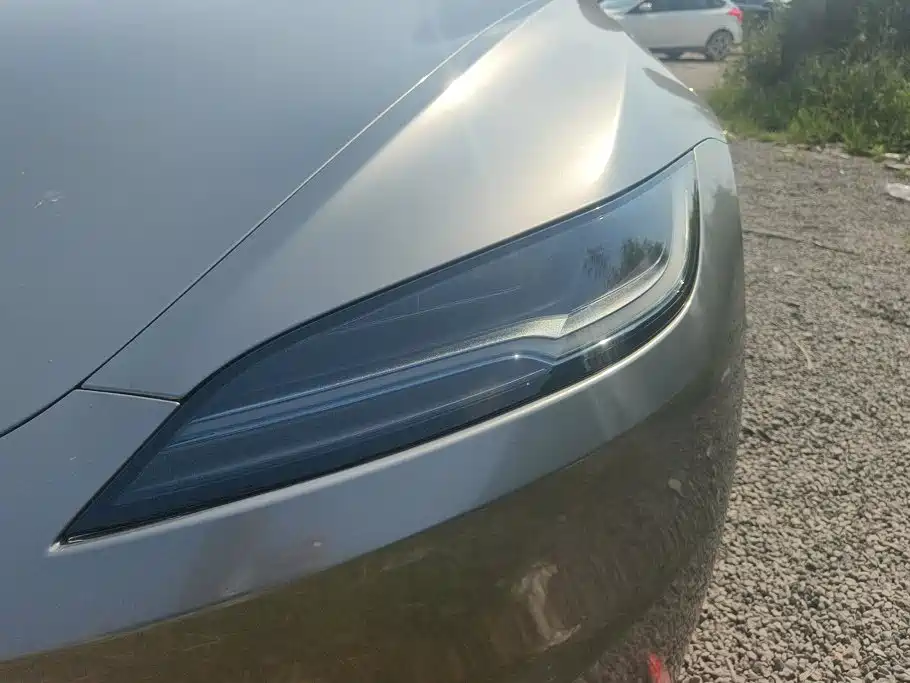 Tesla Model 3 — миниатюра 5