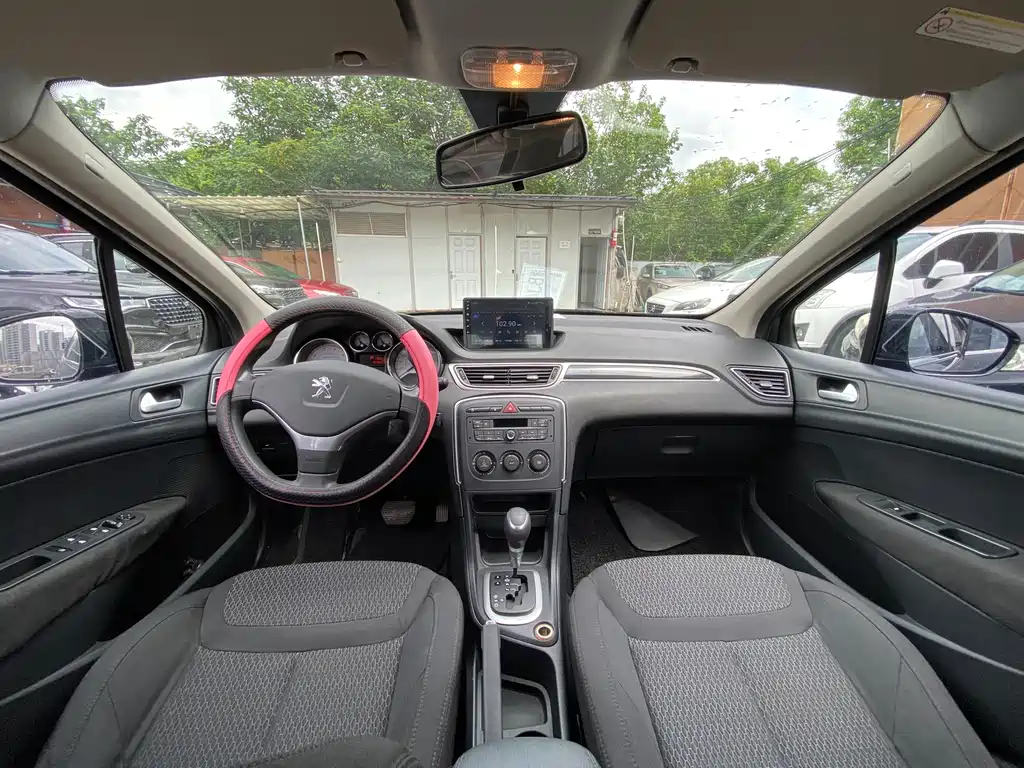 Peugeot 308 — миниатюра 4