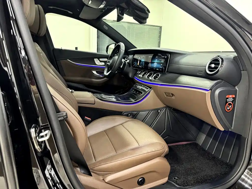Mercedes-Benz E-Class — миниатюра 11