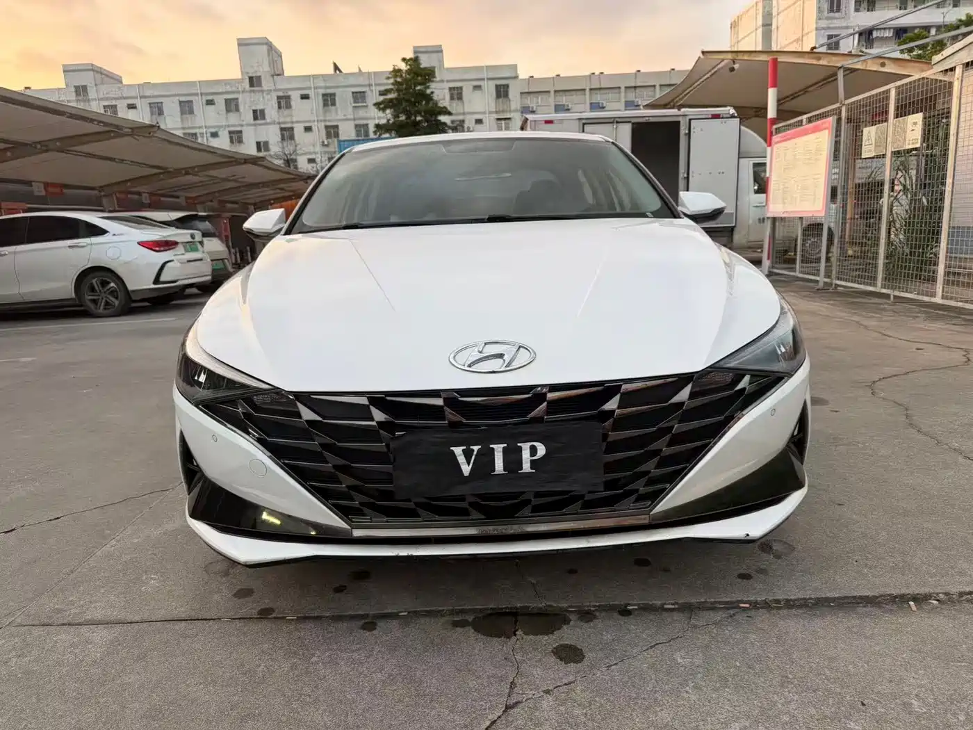 Hyundai Elantra 2021 Белый из Китая
