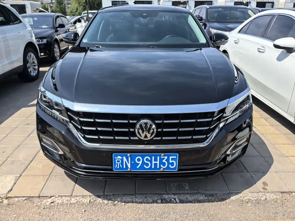 Volkswagen Passat 2019 380TSI Luxury VI