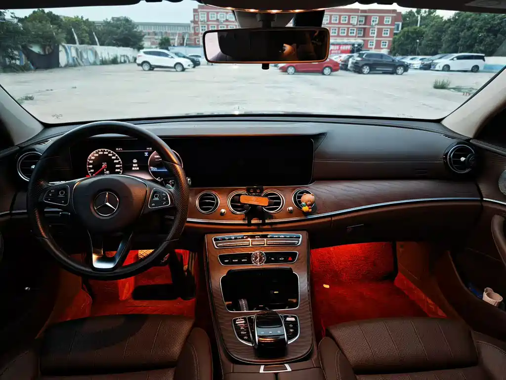 Mercedes-Benz E-Class — миниатюра 5