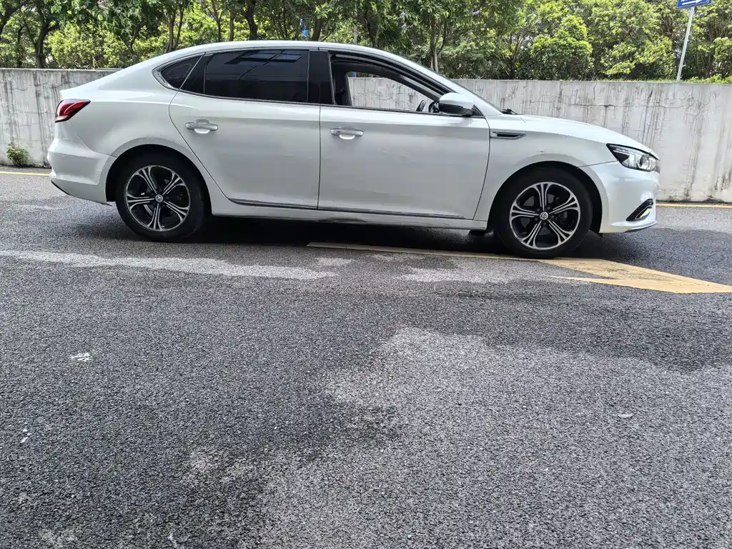 MG MG6 — миниатюра 4