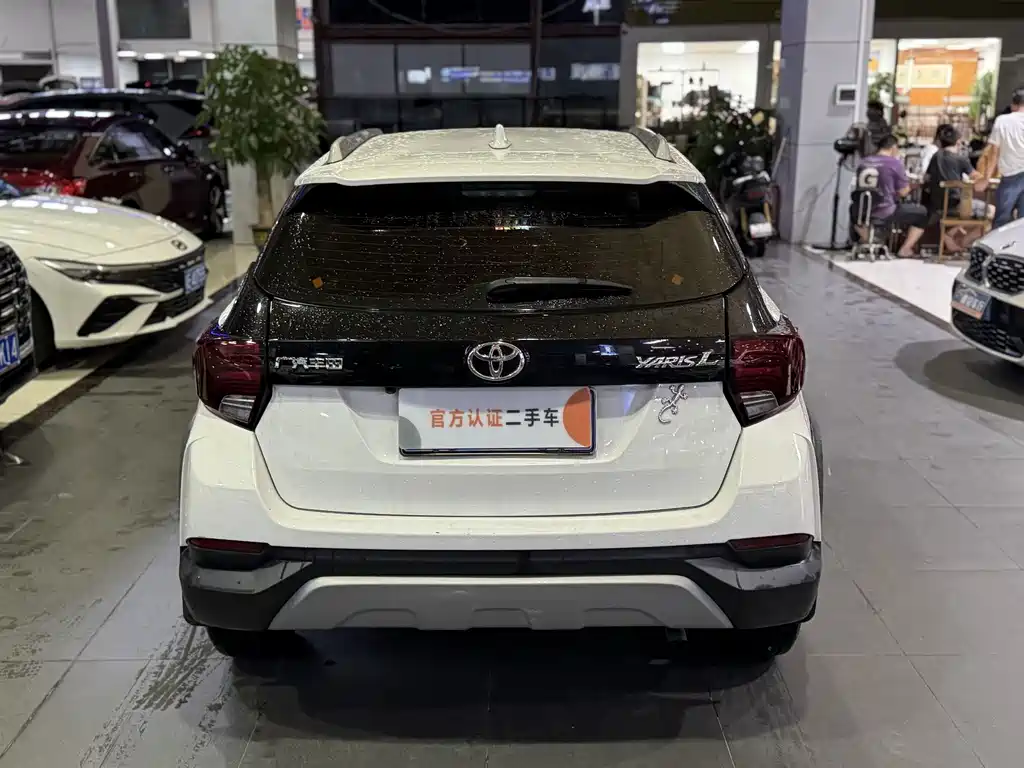 Toyota Yaris L — миниатюра 5