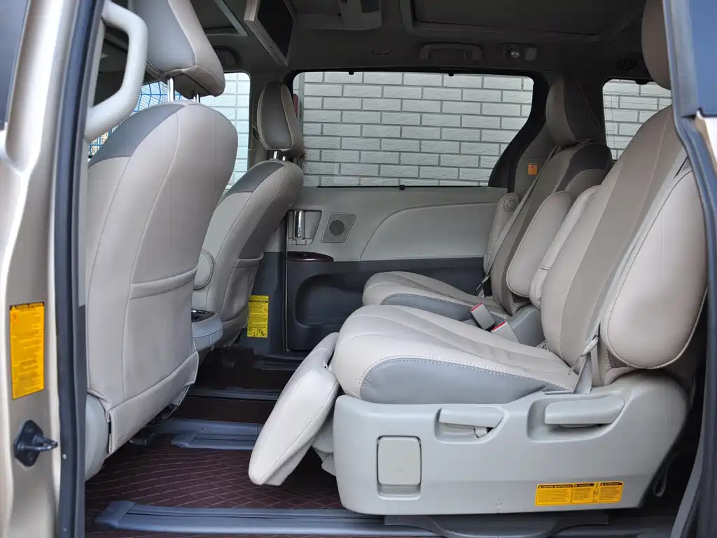 Toyota Sienna 2013 3.5L AT
