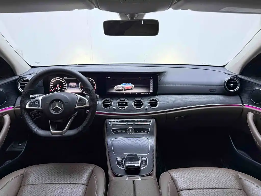 Mercedes-Benz E-Class — миниатюра 10