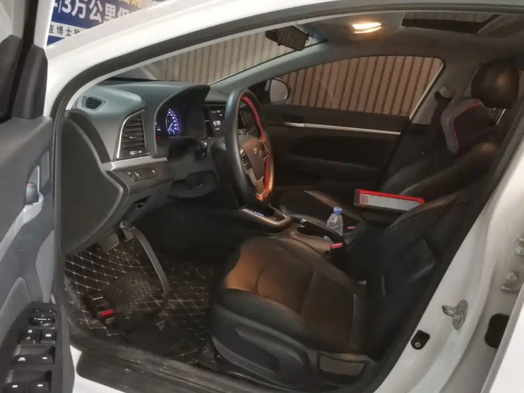 Hyundai Elantra — миниатюра 16