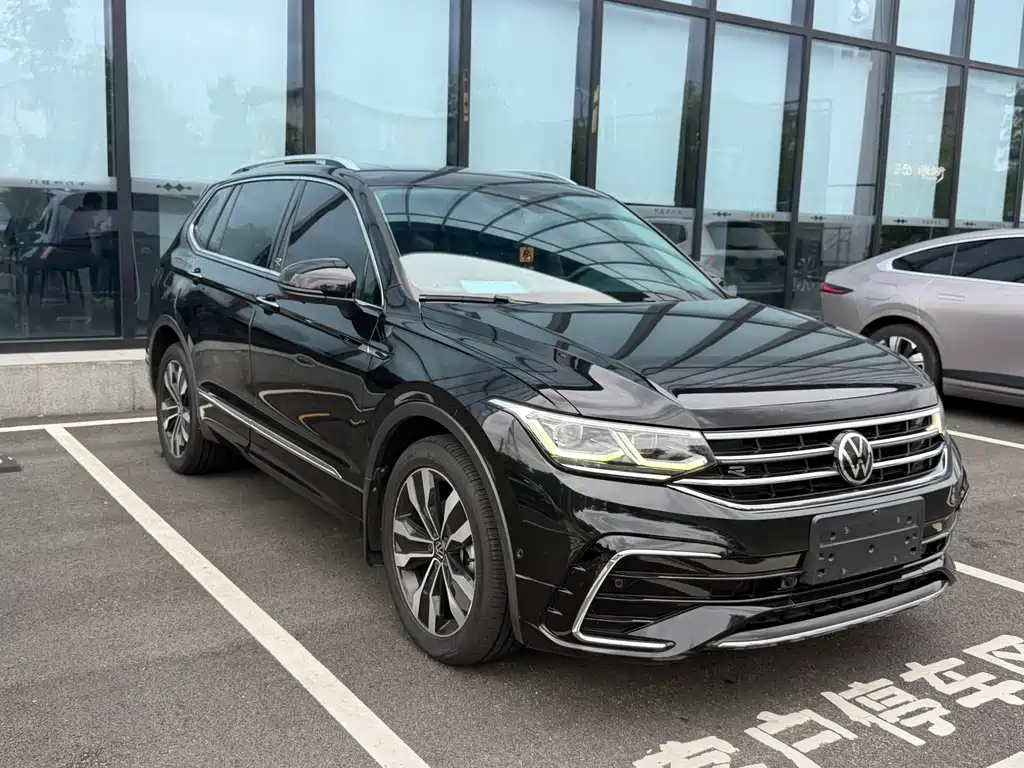 Volkswagen Tiguan L — миниатюра 3